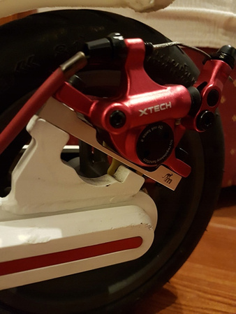 Zacisk XTECH HB100 do tarczy 120mm 140mm m365 /pro