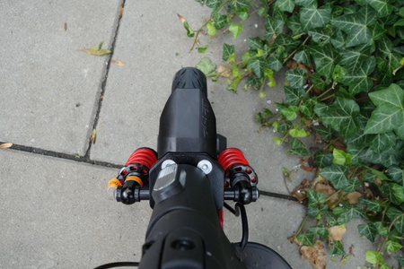 Zawieszenie przednie amortyzator SHARKSET do Xiaomi M365 / M365 PRO / PRO 2 / 1S / Essential / Motus Scooty 8.5 / Fiat 500 / Aovo PRO - kolor CZERWONY