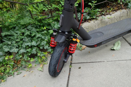 Zawieszenie przednie amortyzator SHARKSET do Xiaomi M365 / M365 PRO / PRO 2 / 1S / Essential / Motus Scooty 8.5 / Fiat 500 / Aovo PRO - kolor CZERWONY