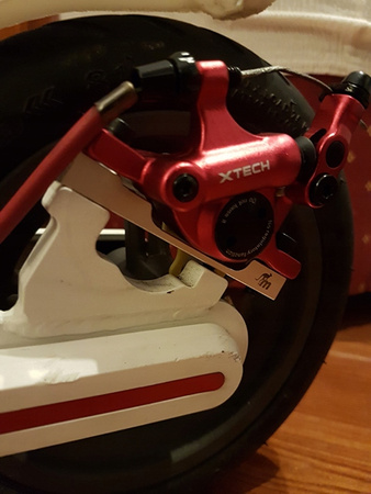 Zacisk XTECH HB100 do tarczy 120mm 140mm m365 /pro